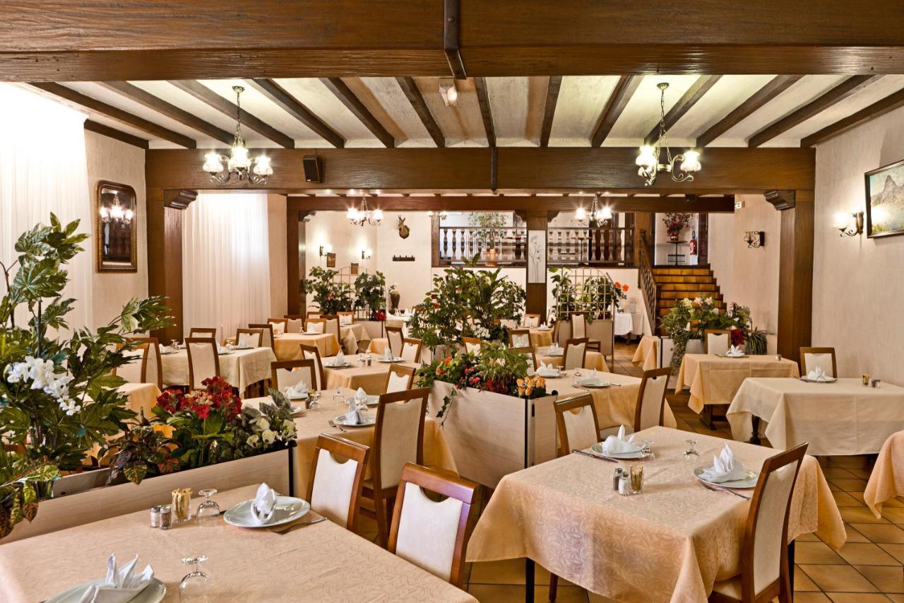 Logis Hotel De France Arudy Exteriör bild