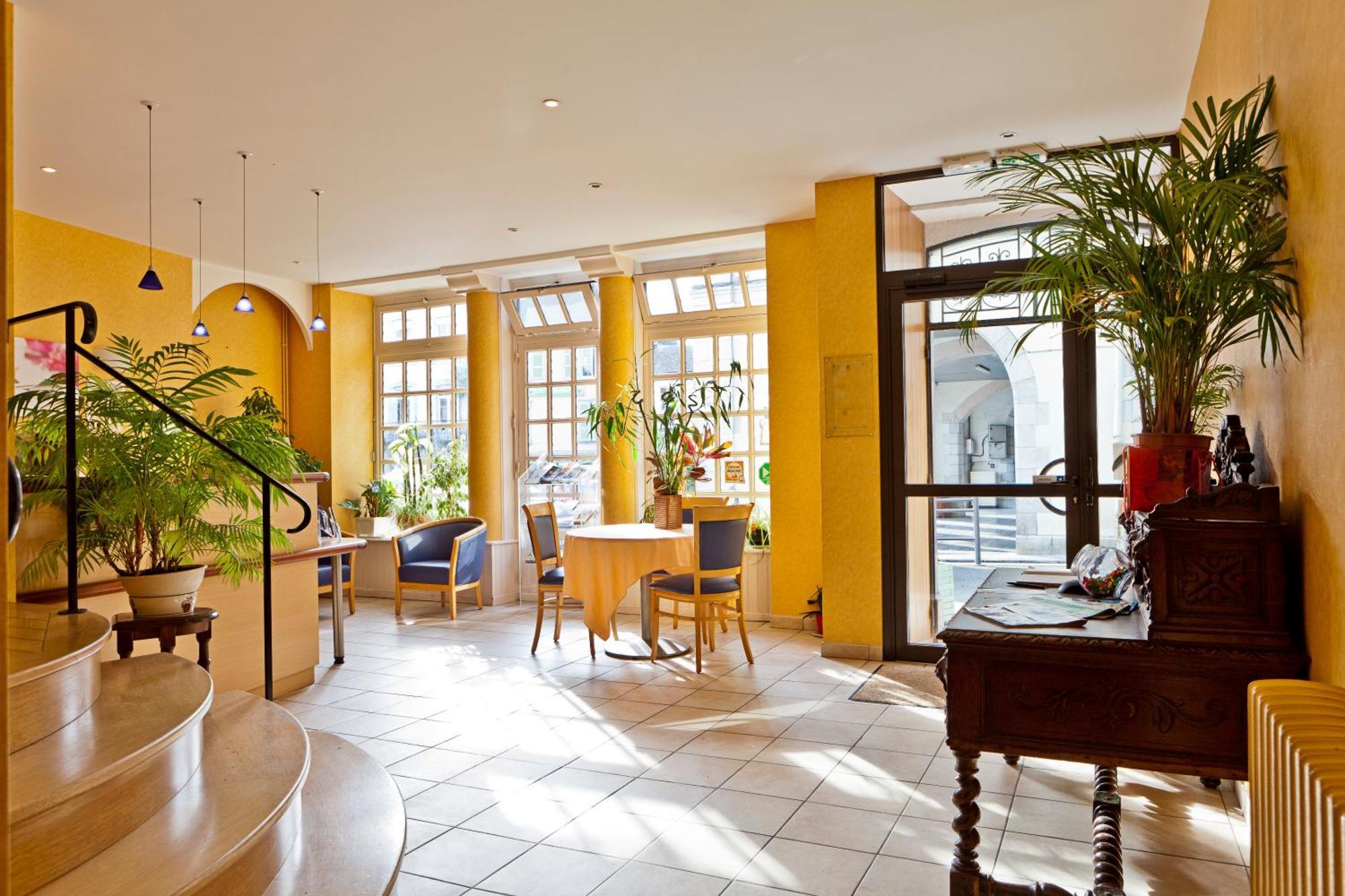 Logis Hotel De France Arudy Exteriör bild