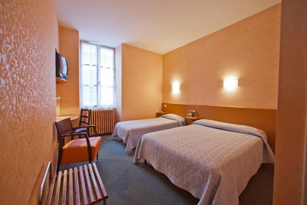 Logis Hotel De France Arudy Rum bild