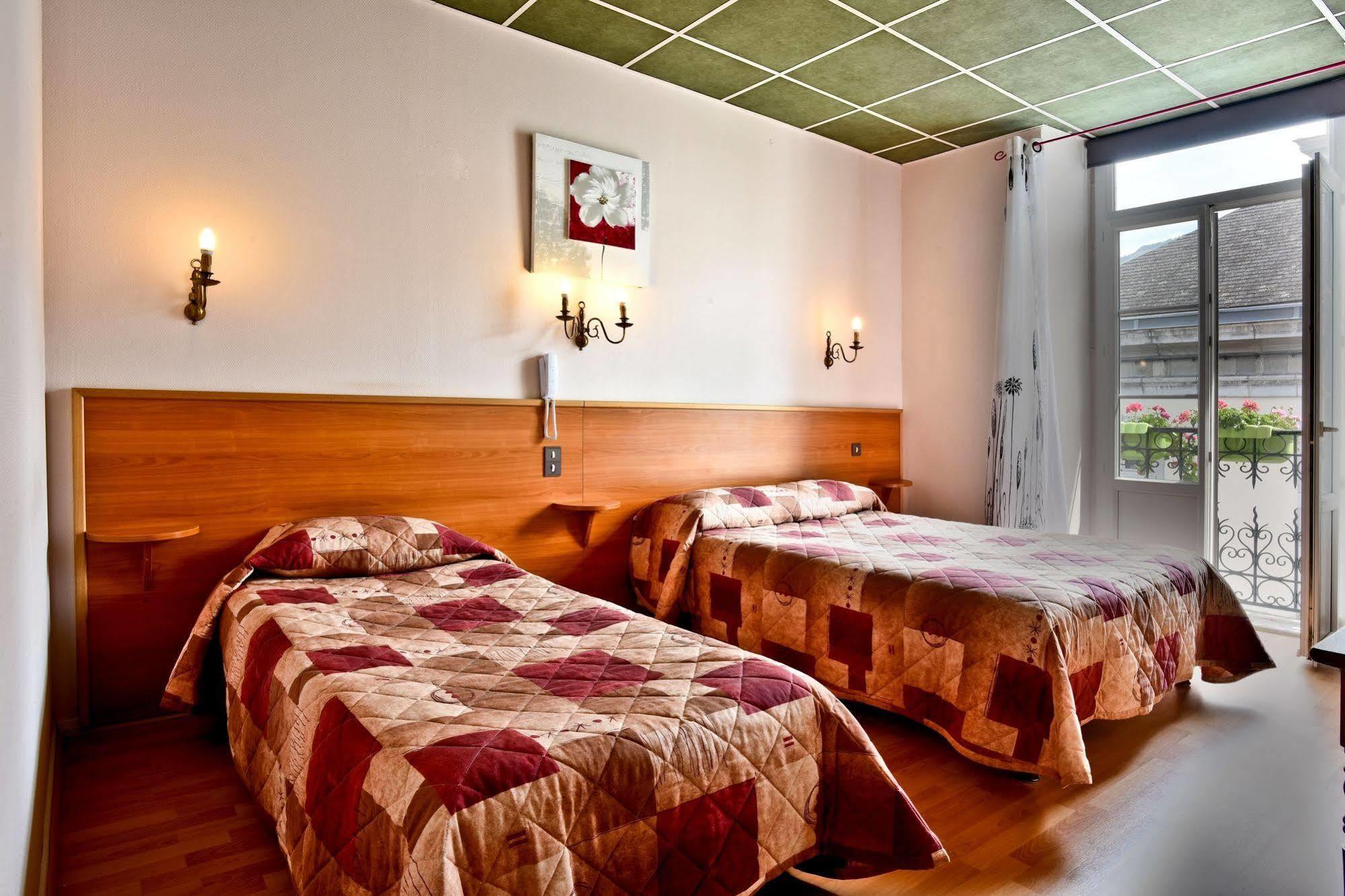 Logis Hotel De France Arudy Exteriör bild
