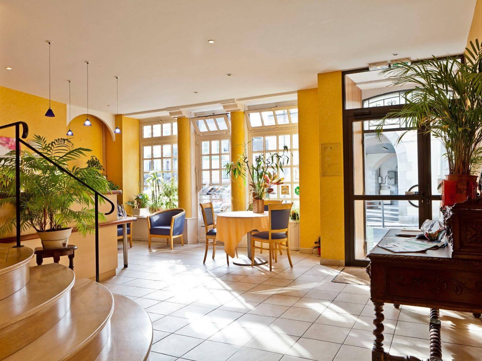 Logis Hotel De France Arudy Exteriör bild